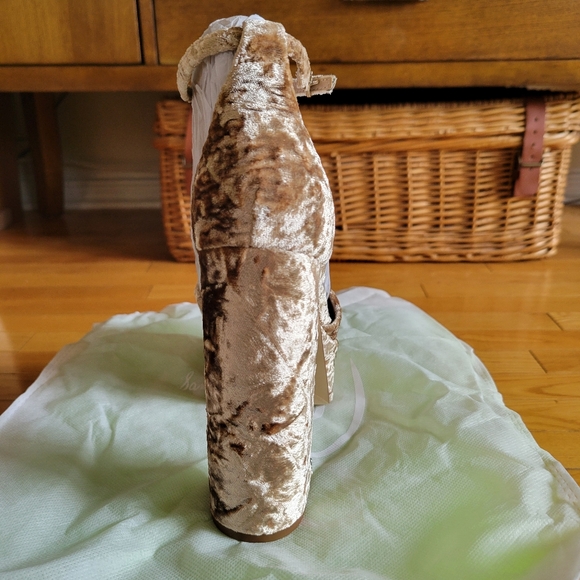 Sam Edelman Velvet Platform Heels in Prosecco - Picture 6 of 9